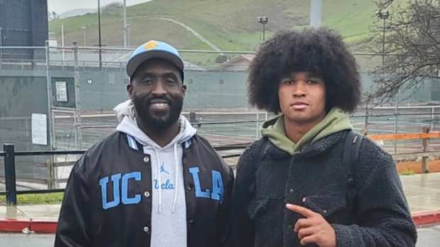 Julian McMahan, Deshaun Foster